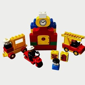 Lego Duplo 40 Piece Vintage Fireman Set